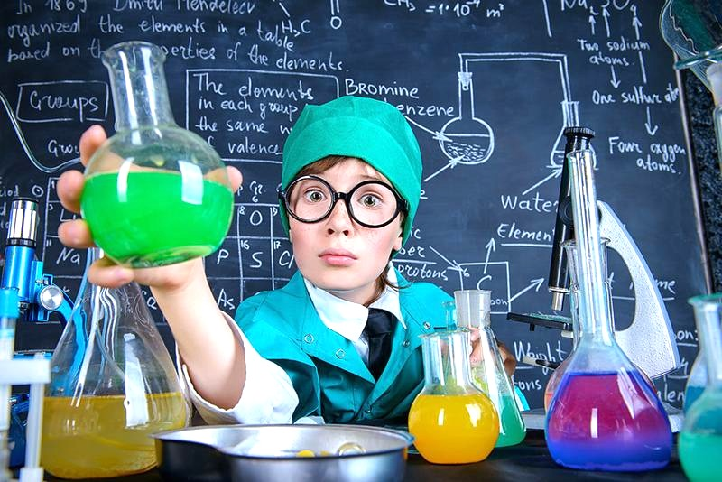 Biologia, chemia i fizyka — proste wyjaśnienia dla każdego ucznia