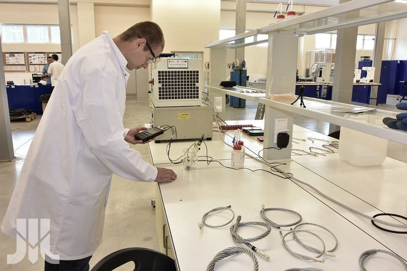 Co można robić po studiach chemicznych? Ścieżki kariery i perspektywy pracy