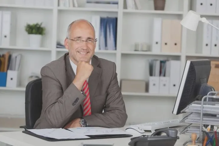 Dyrektor szkoły jako wychowawca: przepisy i wyjątki