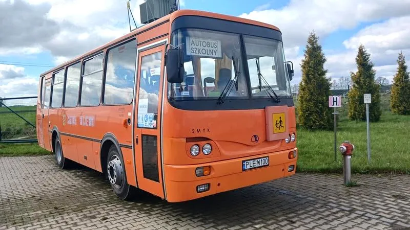 Ile miejsc w autobusie szkolnym? Odkryj przepisy i ciekawe fakty