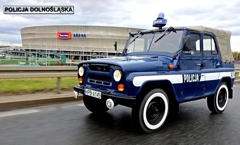 Jak rozpocząć karierę w policji po studiach? Wymagania i etapy rekrutacji, które musisz znać