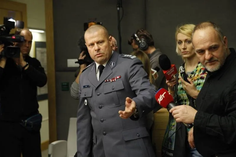 Jak zdobyć wymarzoną karierę w policji po studiach – kluczowe kroki do awansu