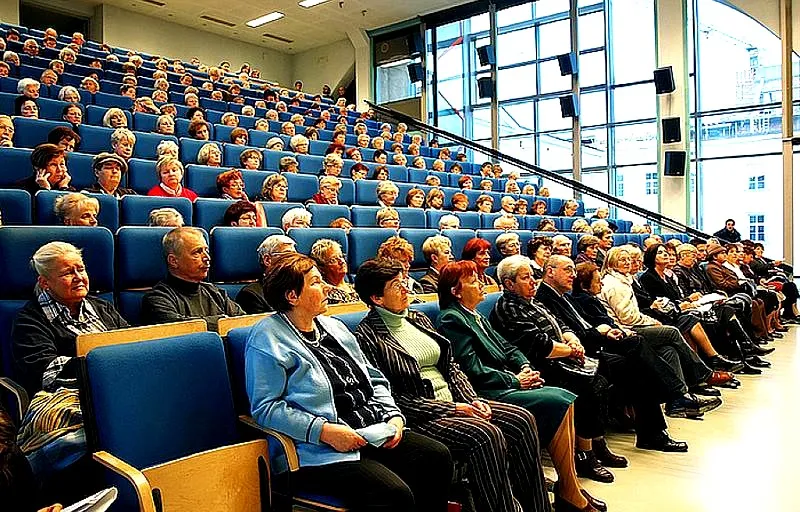 Uniwersytet Trzeciego Wieku Politechniki Warszawskiej - odkryj pasjonującą ofertę edukacyjną dla seniorów
