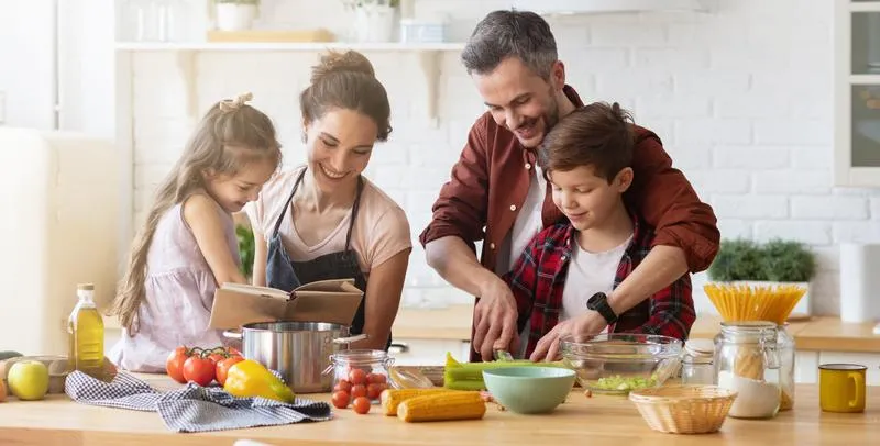 Zabawy w kuchni: Eksperymenty z jedzeniem, które rozweselą każdego małego naukowca