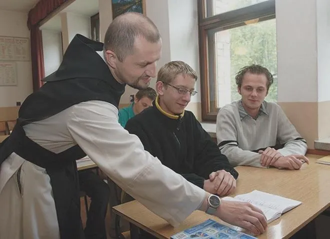 Przepisy dotyczące katechetów