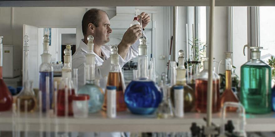 Zawody z zakresu chemii